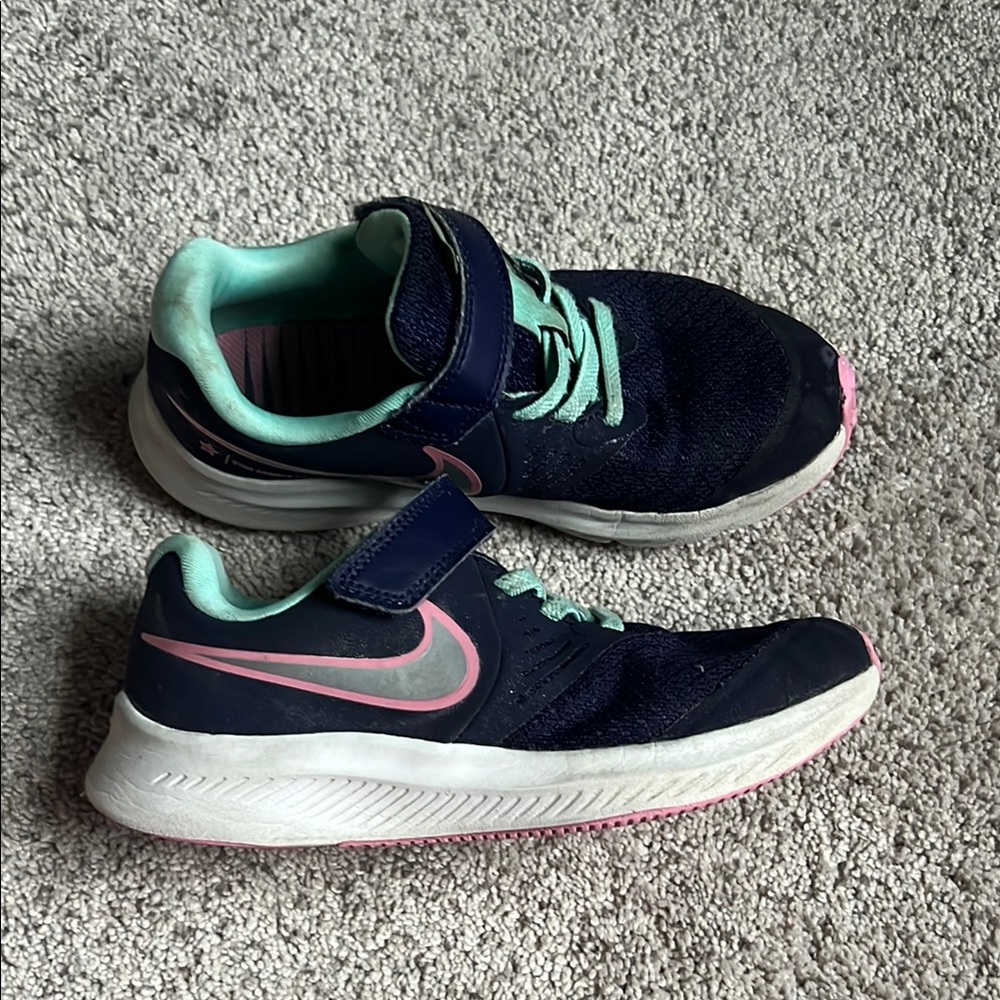 Nike Kids Navy and Mint Sneakers Size 12